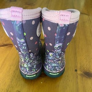 Infant Bogs (winter version) size 8.  Good used condition.